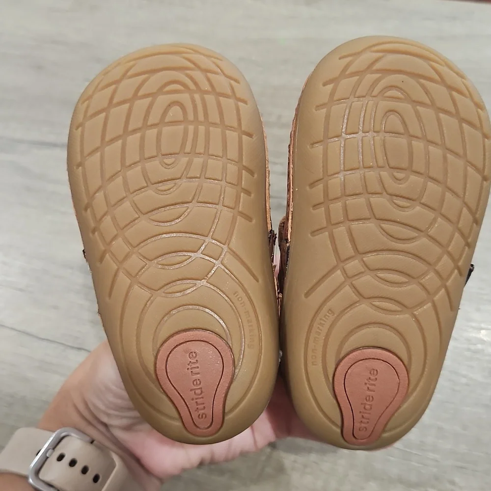 Lucianne Soft Motion leather Mary Jane size 5